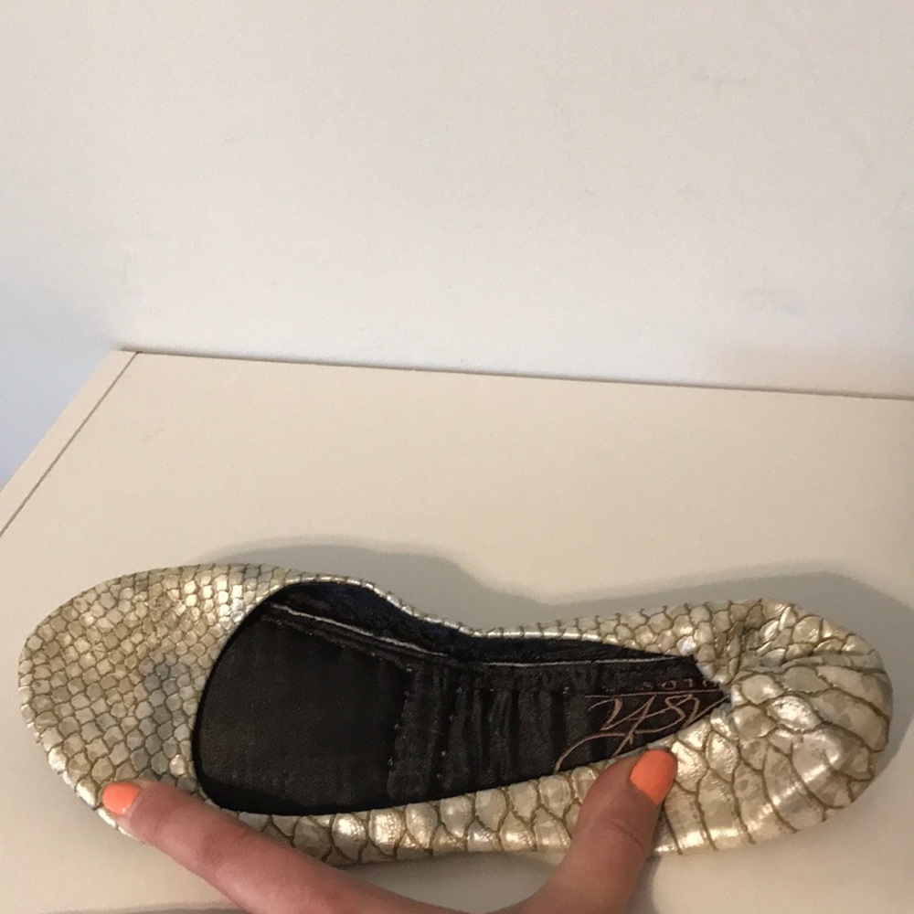 3/$15 New Tash Folds wedding snake skin metallic flats